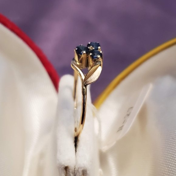 9K Gold Ring with gemstone - Picture 9 of 12